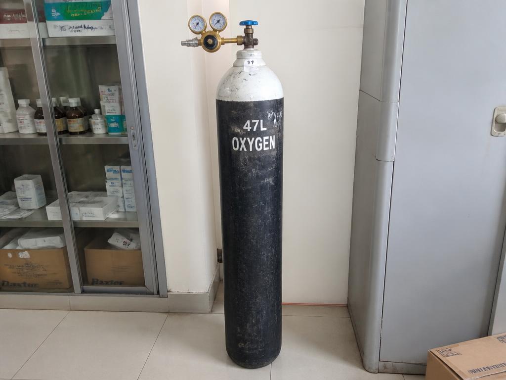 Type D โ Jumbo 47L Cylinder โ Oxygen Cylinders & Cans available at Khattri Surgicals, Kanpur